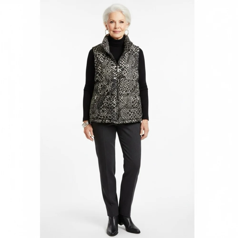 🏷️CLEARANCE! Jane Ashley Black White Snake Puffer Vest Large Quilted Zip Waist